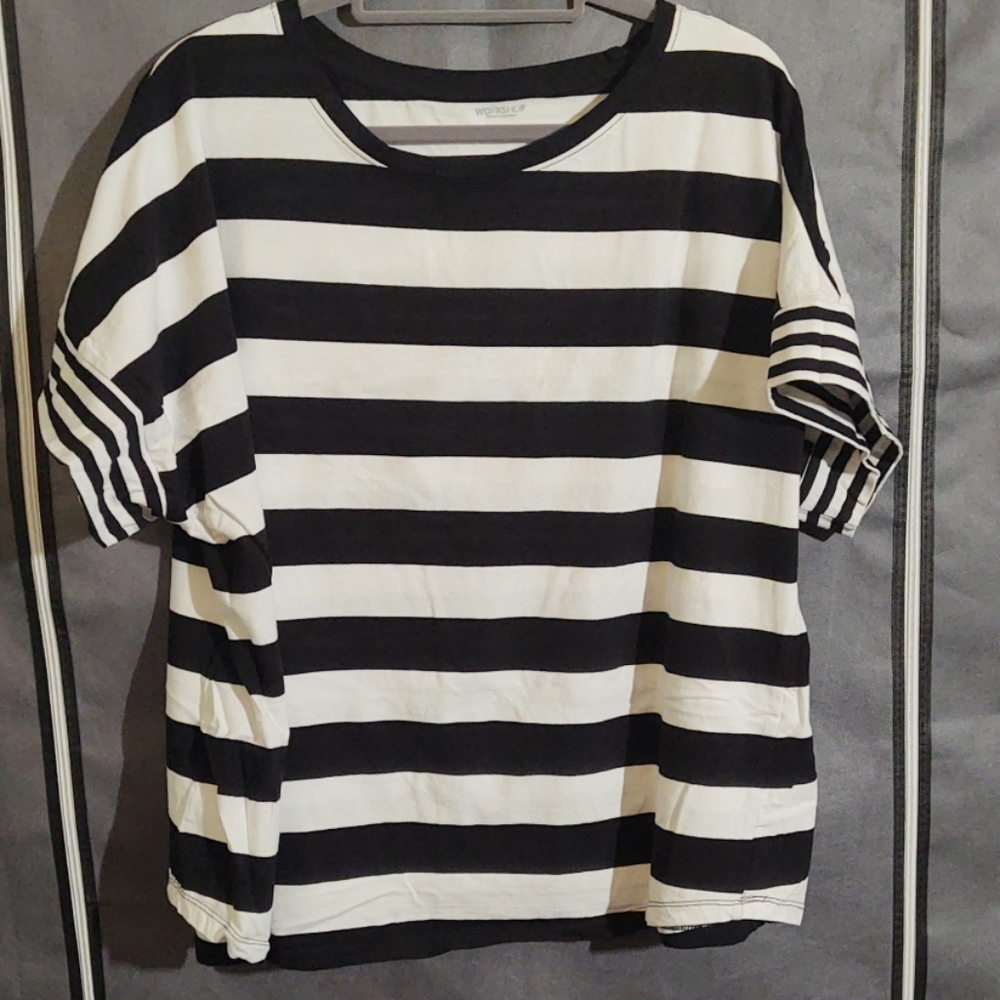 Clearance!! WCR black/white top